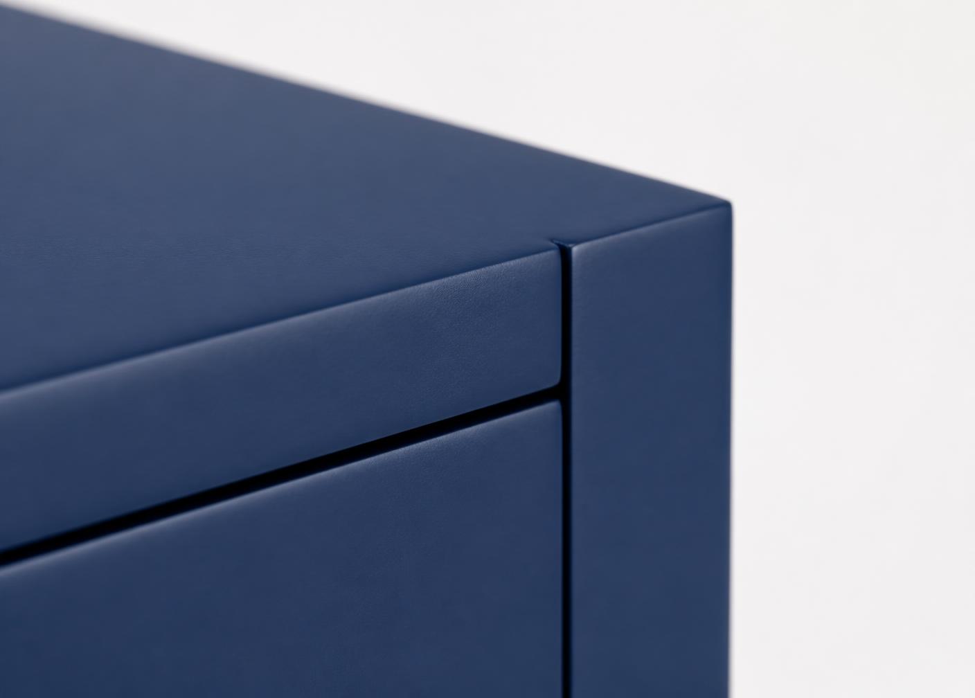 Detail of a lacquered joint on a Maramori piece